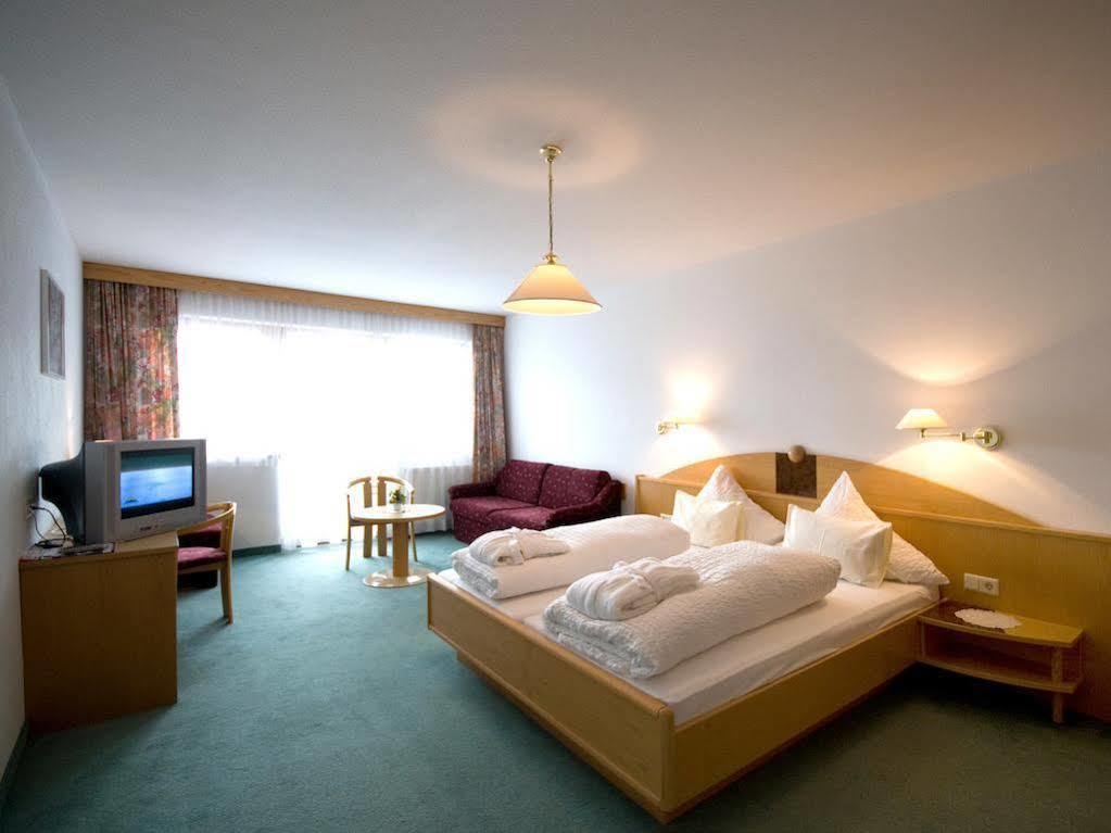 Hotel Amadeus Micheluzzi Serfaus Exterior photo
